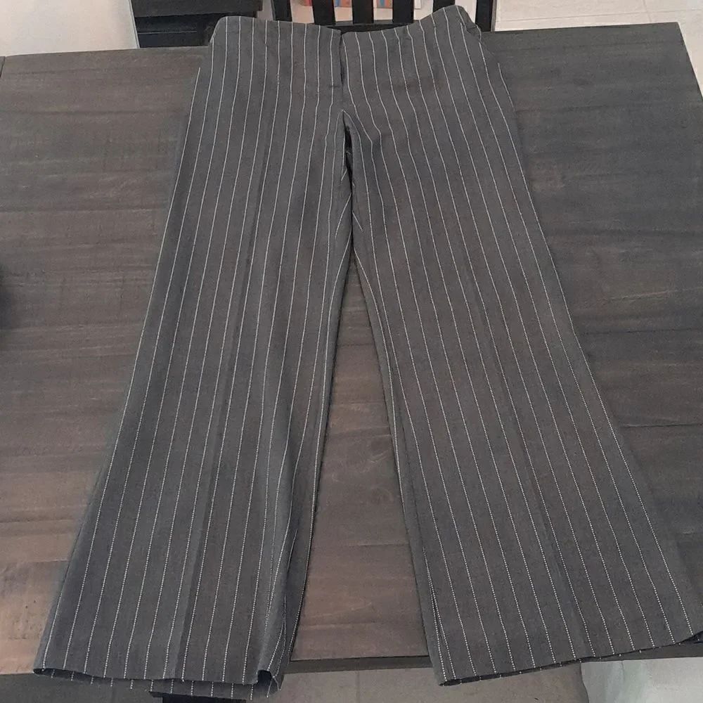 Women's dress pants size 6 great condition like new dark gray white stripes